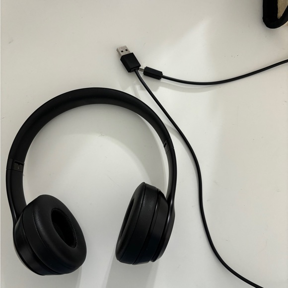 Beats Solo 3 - Picture 3 of 3